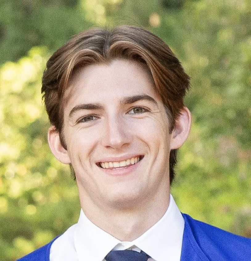 Aiden_GradPhotos.jpg